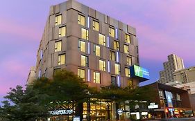 Holiday Inn Express Bangkok Sukhumvit 11, an IHG Hotel - SHA Extra Plus